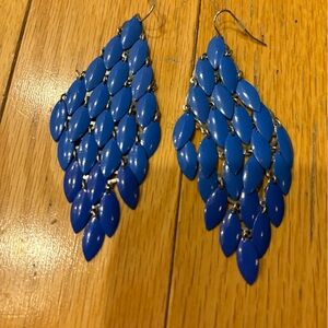 Earrings with cascading blue droplets ombré
